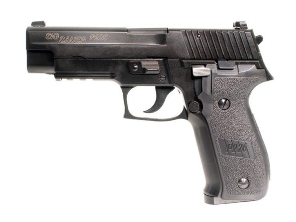 La réplique du pistolet sig sauer noir